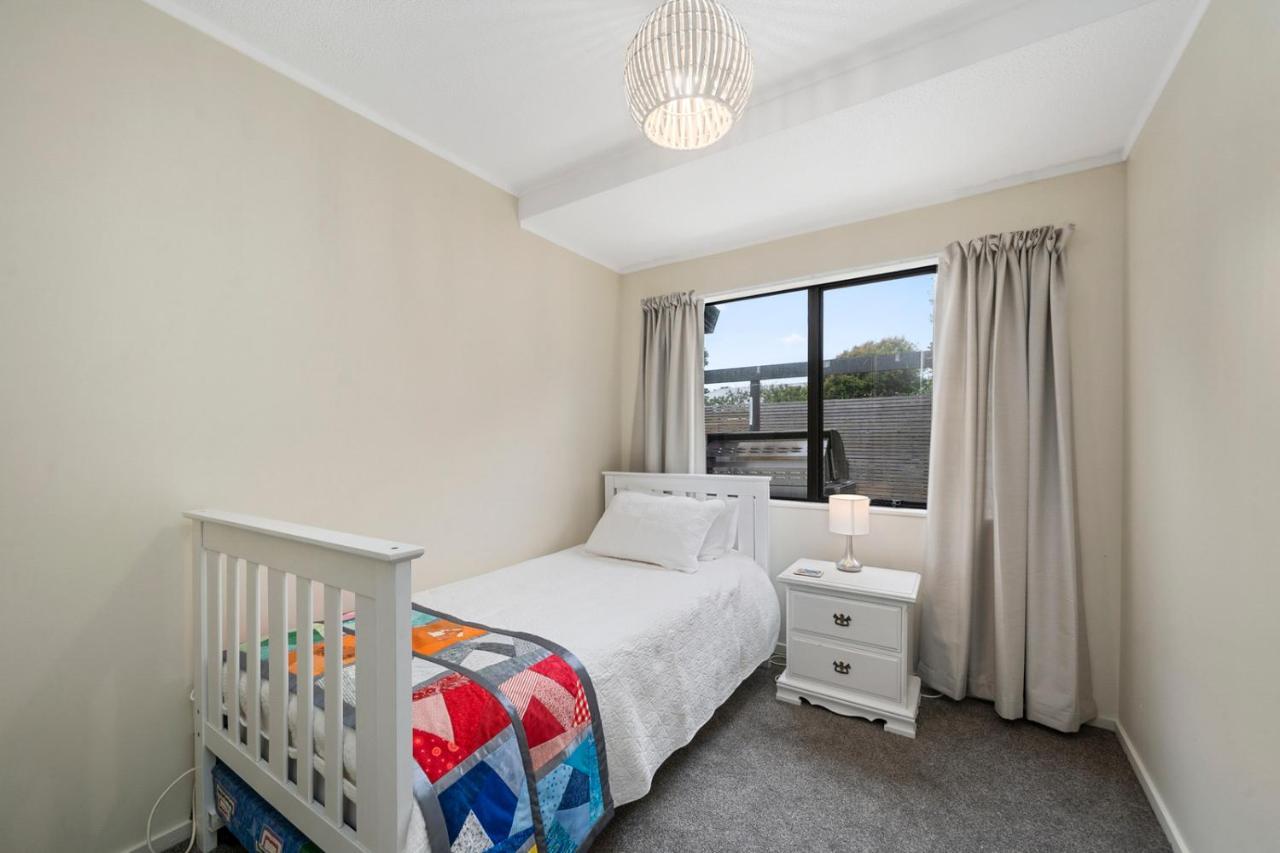 Wharerata - Otaki Beach Holiday Home Экстерьер фото