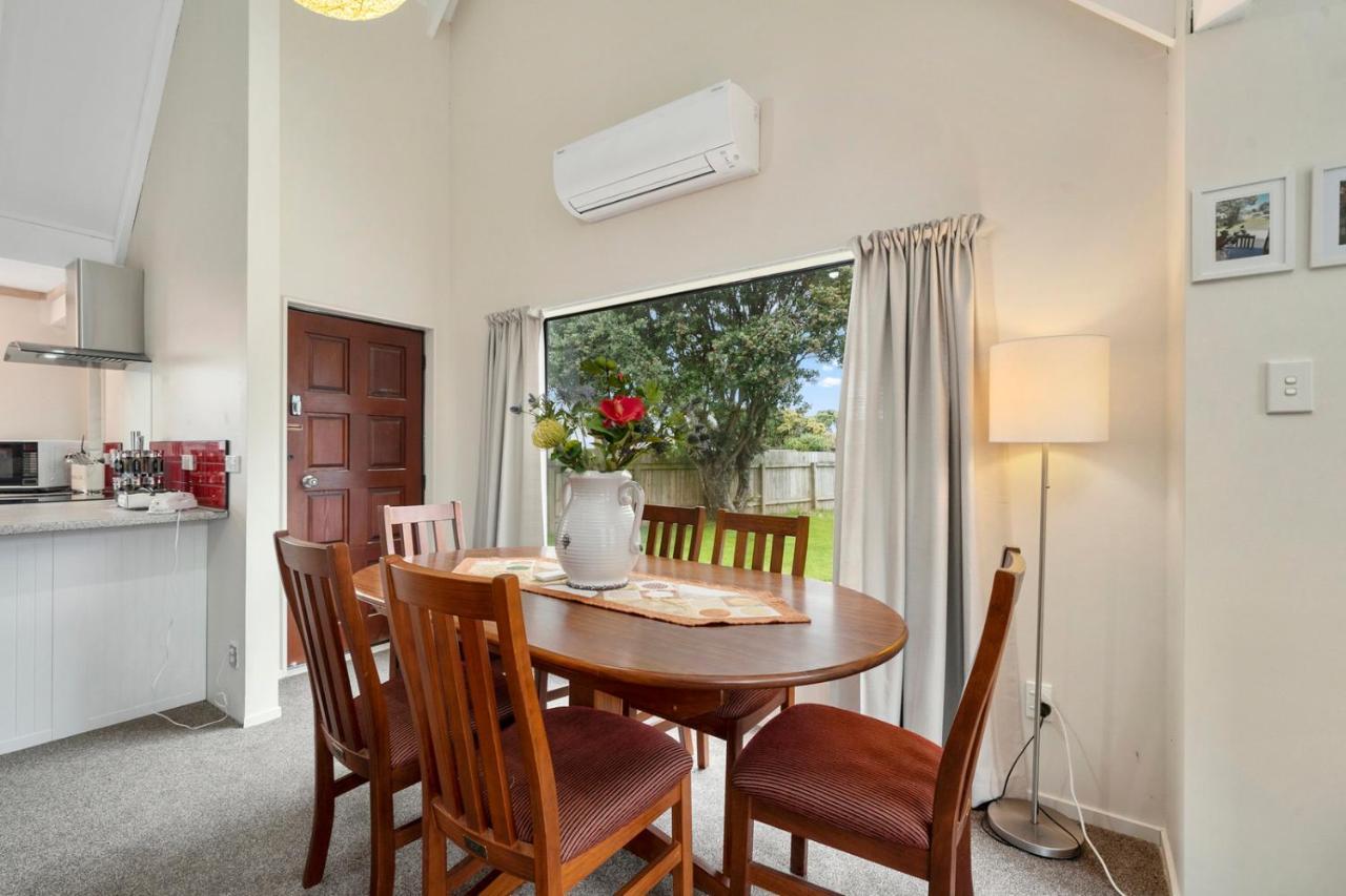 Wharerata - Otaki Beach Holiday Home Экстерьер фото