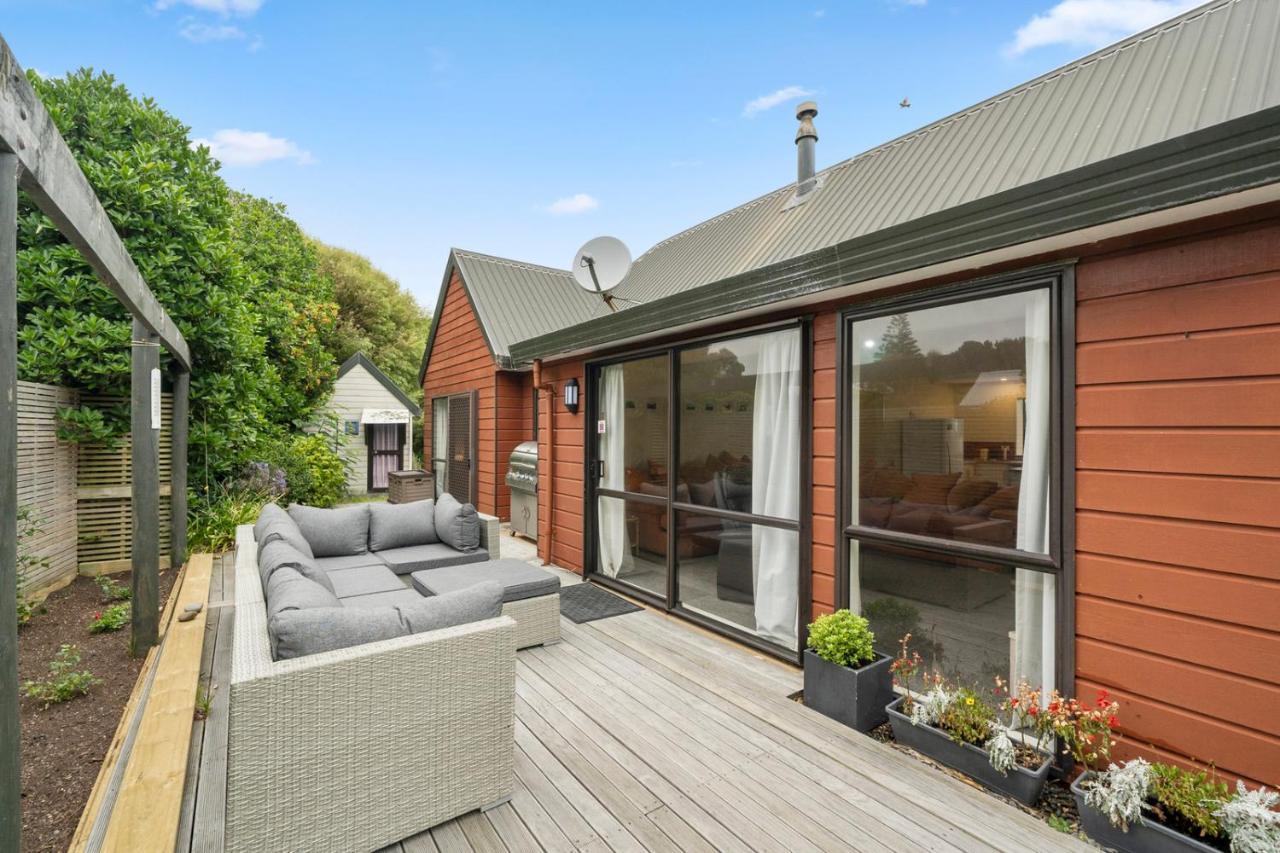 Wharerata - Otaki Beach Holiday Home Экстерьер фото