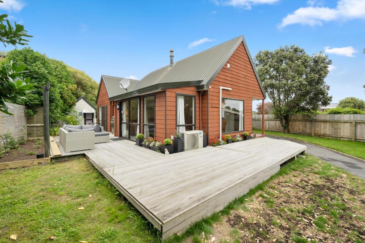 Wharerata - Otaki Beach Holiday Home Экстерьер фото